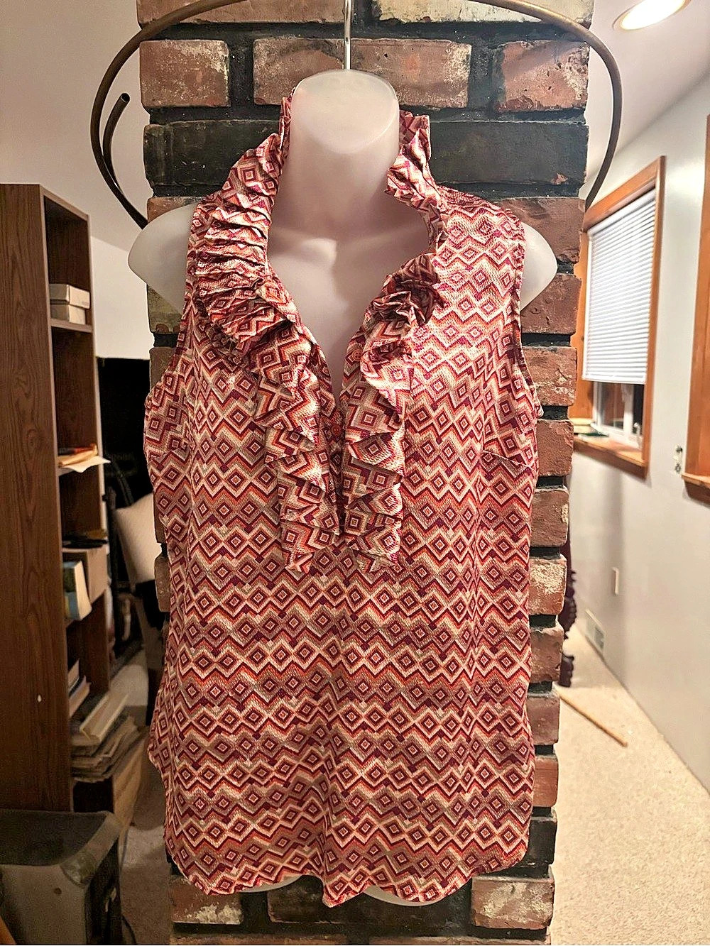New York & Company Geometric Ruffle Blouse in Red & White Size Medium Like New